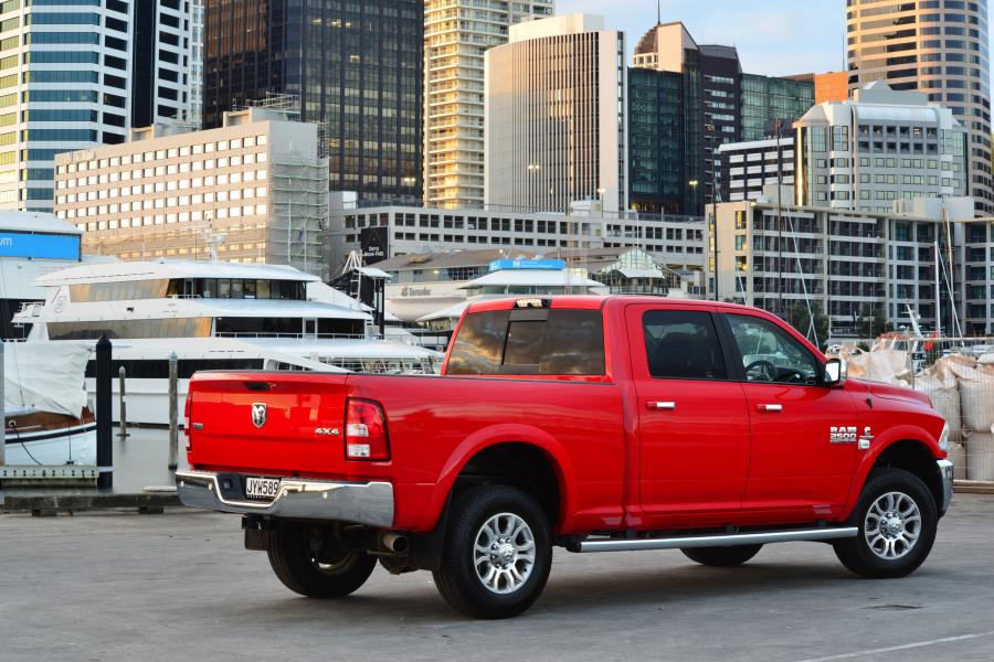  Dodge Ram 2500 Laramie Crew Cab 2015 года  (AU) (фото 7 из 40)